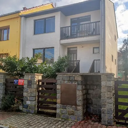 Δωμάτια σε οικογενειακή κατοικία Citovska 8 House, 20 Mins To Centre Πράγα